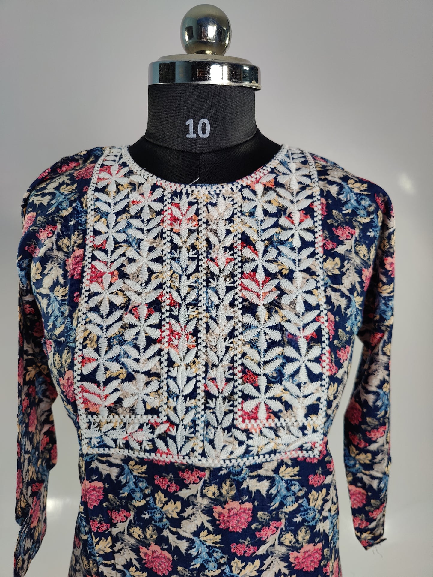 Vintage Charm: Floral Kurti with Lace Detailing