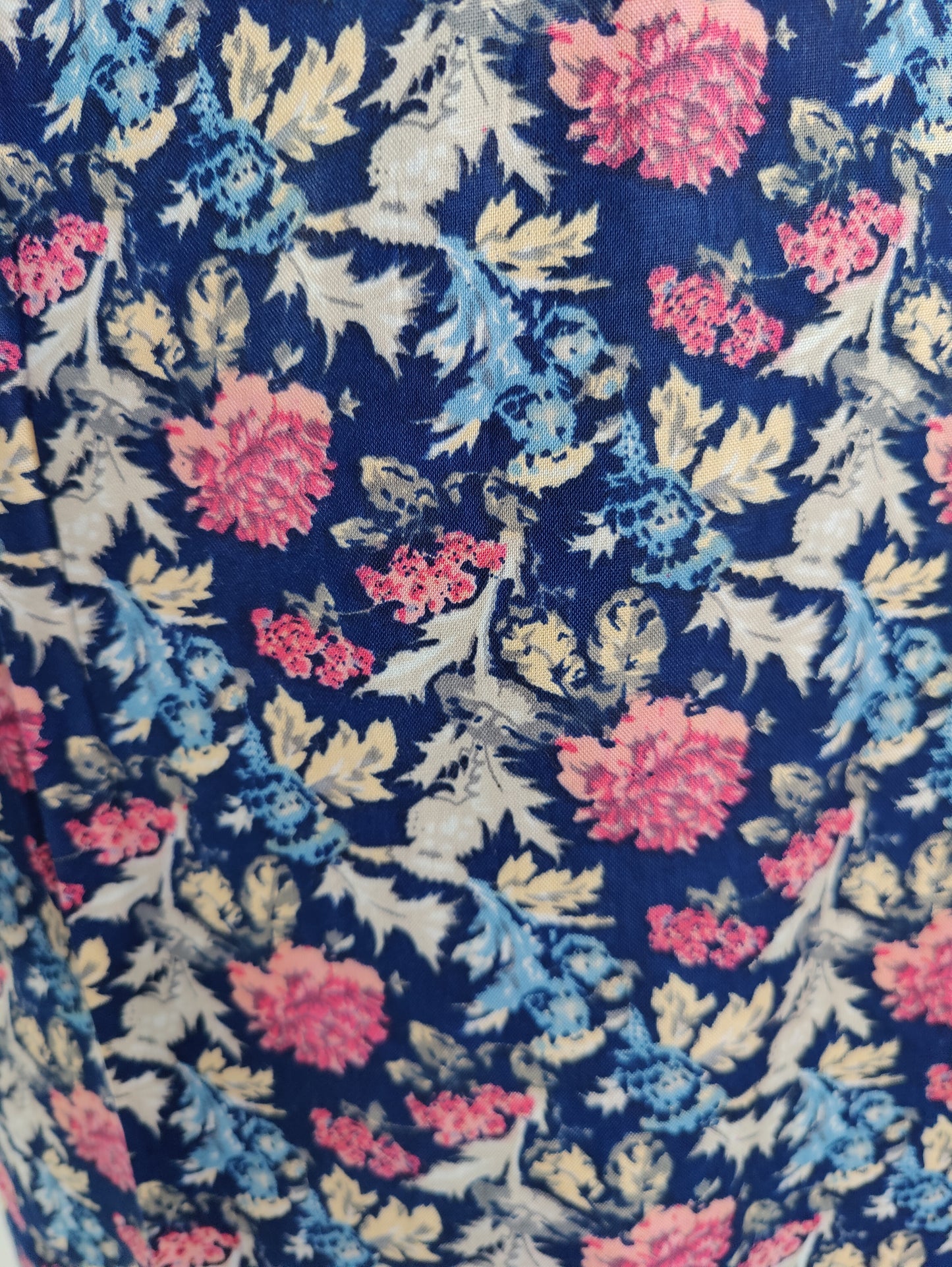 Vintage Charm: Floral Kurti with Lace Detailing
