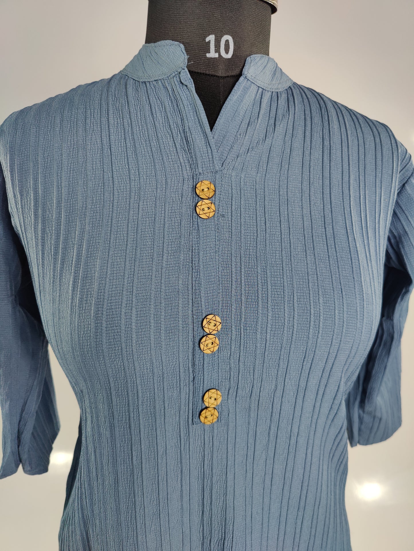 Serene Serenity: Textured Kurti with Mandarin Collar