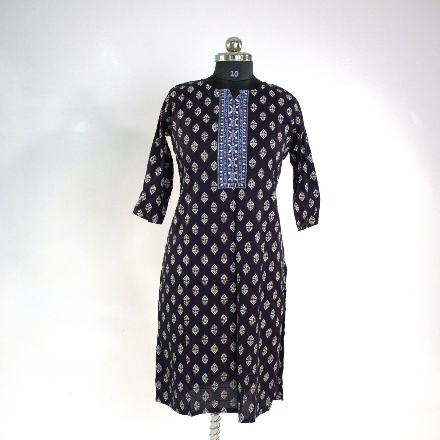 Black Geometric Kurta with Embroidered Detailing