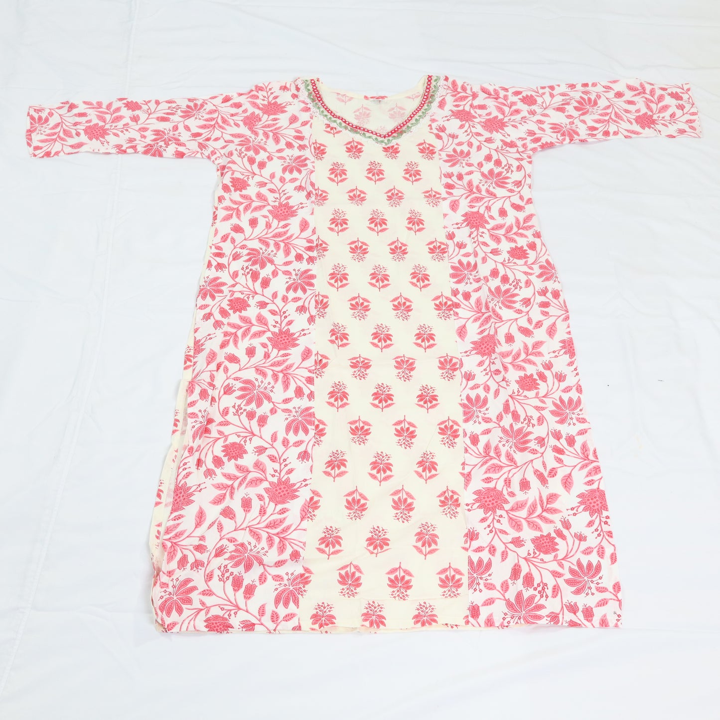 Subtle Elegance: White and Pink Floral Kurti with Embellished Neckline